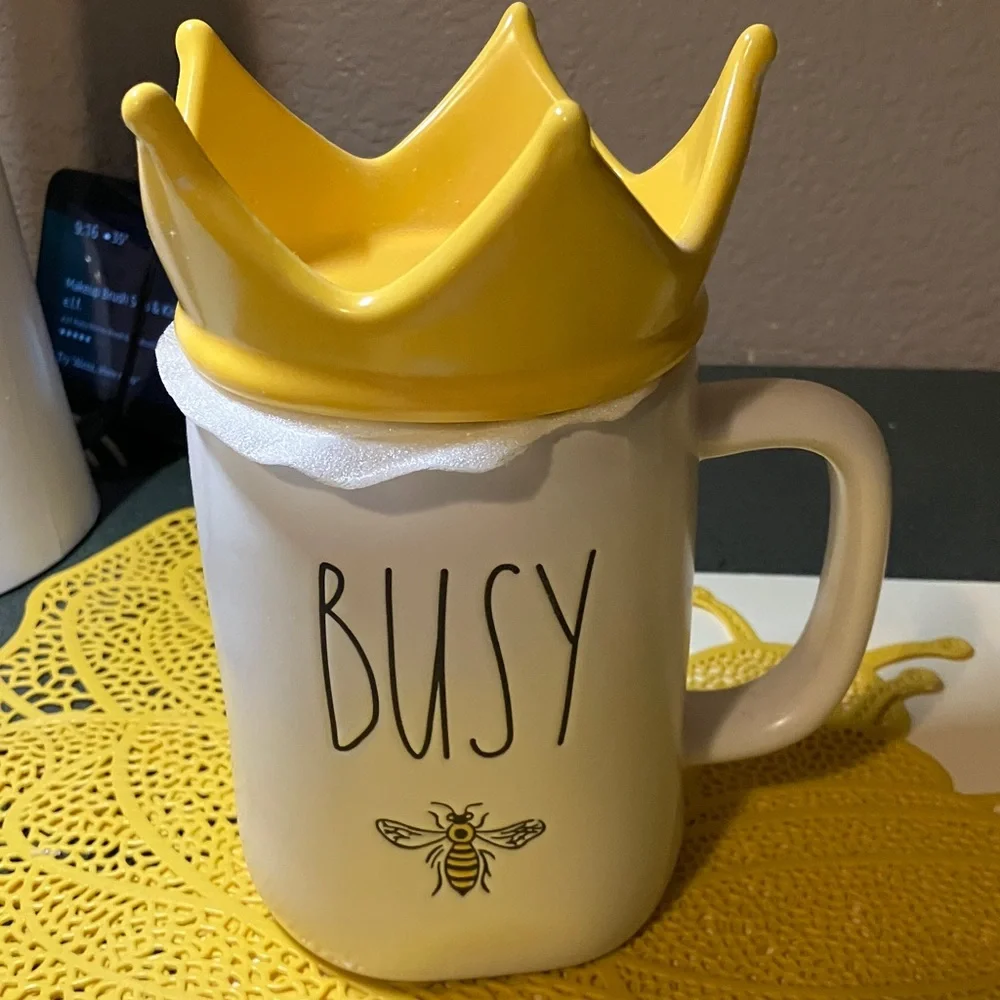Bee decor . I used only for decor. Rae Dunn mug. Rae Dun honey pot. Other items - Picture 2 of 13